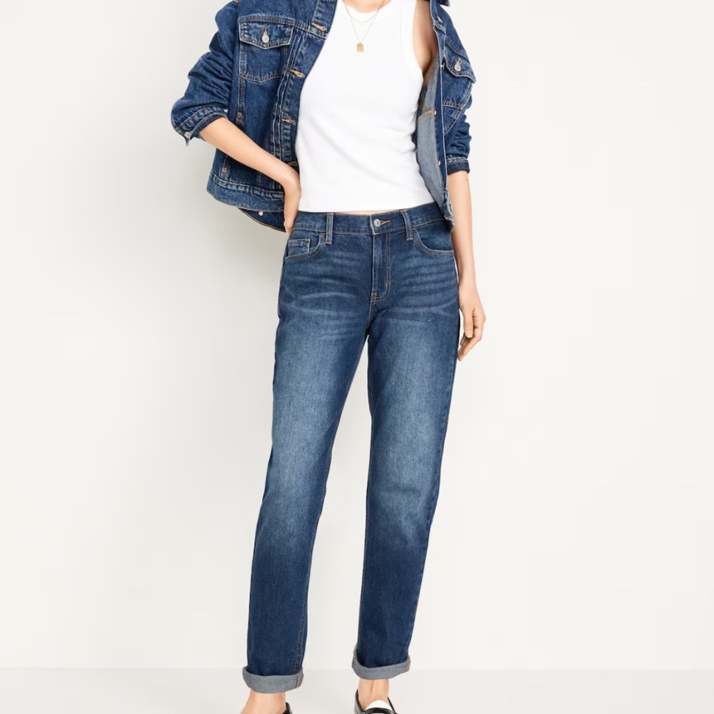 Mid-Rise Wow Boyfriend Straight Jeans